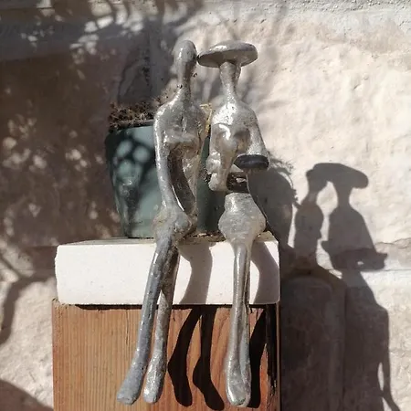 19th Century Stone Art House In Nature Park * 马卡尔斯卡