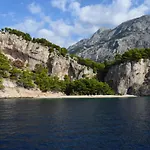 Best Host 2025- Stone Art House *