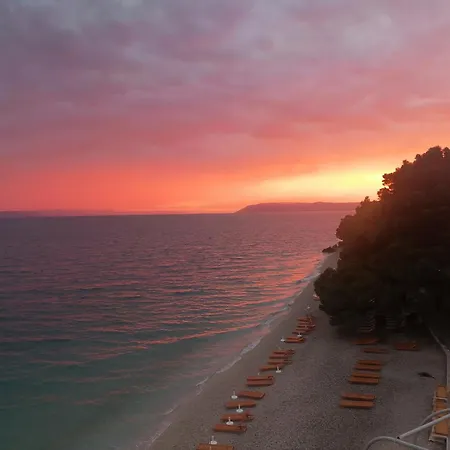 19th Century Stone Art House In Nature Park Villa *