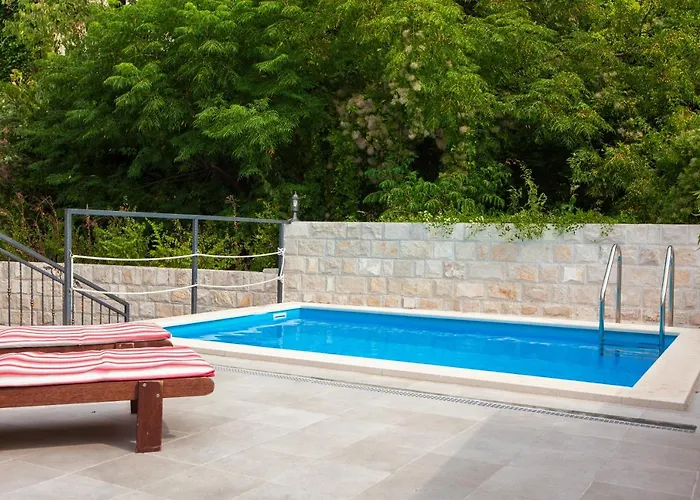 Best Host 2025- Stone Art House Villa Makarska