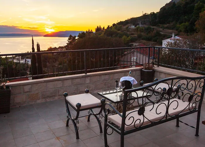 Best Host 2025- Stone Art House * Makarska