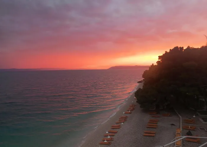 19th Century Stone Art House In Nature Park Villa *