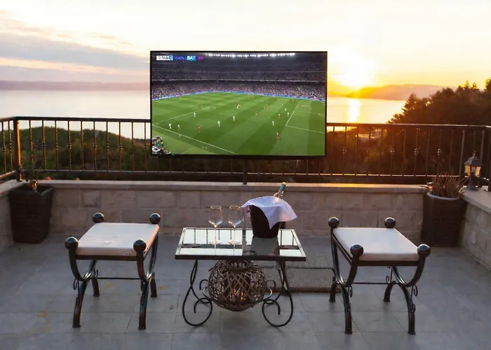 19th Century Stone Art House In Nature Park Villa *