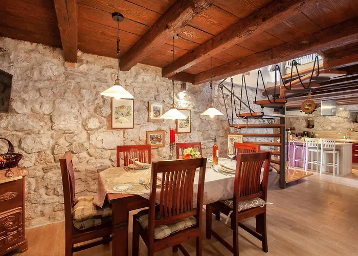 Best Host 2025- Stone Art House