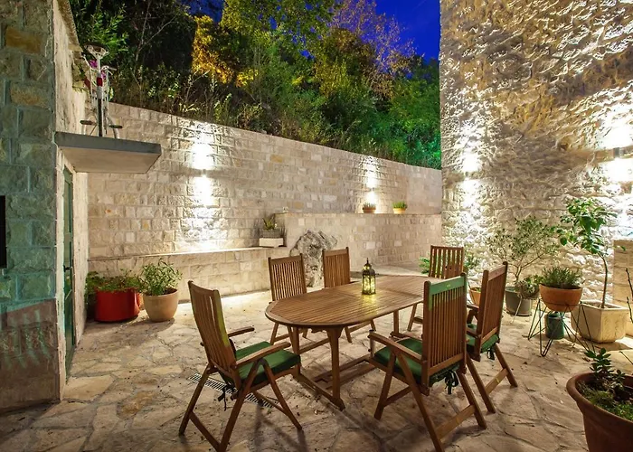 Best Host 2025- Stone Art House