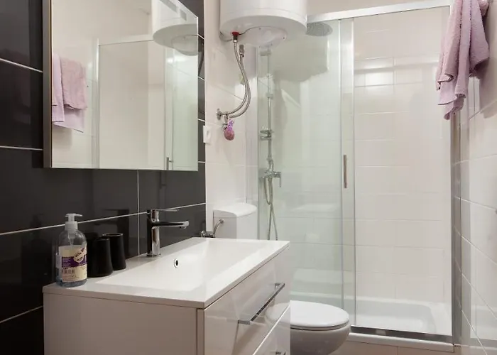 Best Host 2025- Stone Art House *